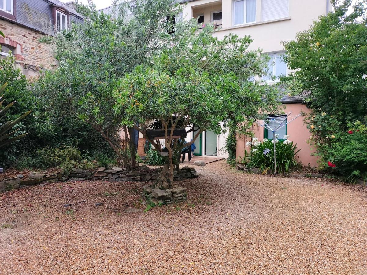 Appartement Au Centre Ville Avec Un Beau Jardin Prive Lannion Εξωτερικό φωτογραφία